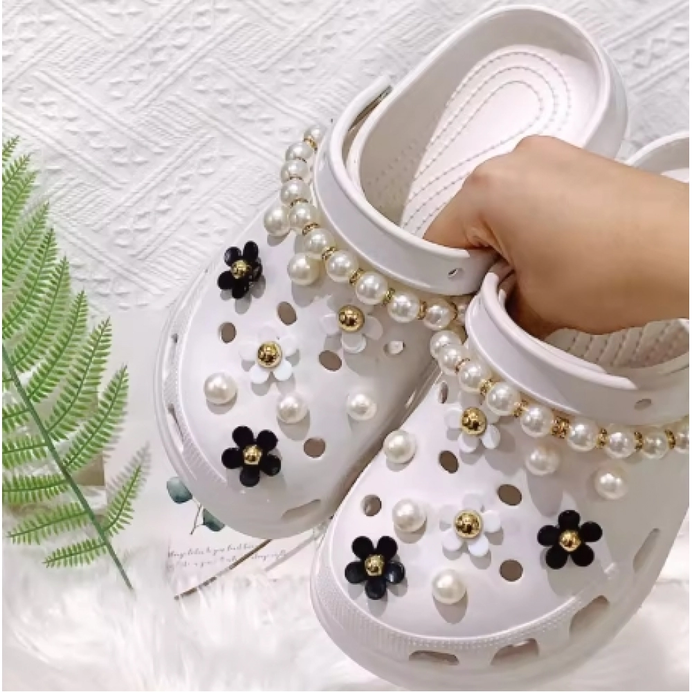 Hot Sale Sweet Cute Girly Hole shoes Charms Designer Elegant Vintage Pearl Chain Shoe Jewelry All-match Flower Shoe Charms for Hot Sale Sweet Cute Girly Hole shoes Charms Designer Elegant Vintage Pearl Chain Shoe Jewelry All-match Flower Shoe Charms for
